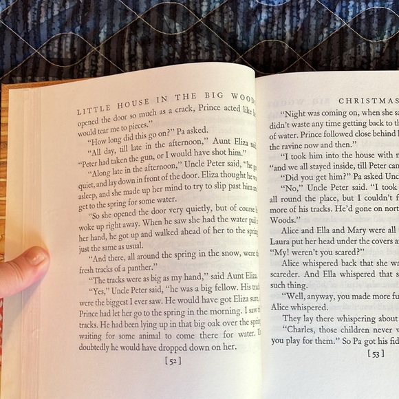 Classic children’s book in excellent condition. Little House Treasury by Wilder. - Picture 6 of 16